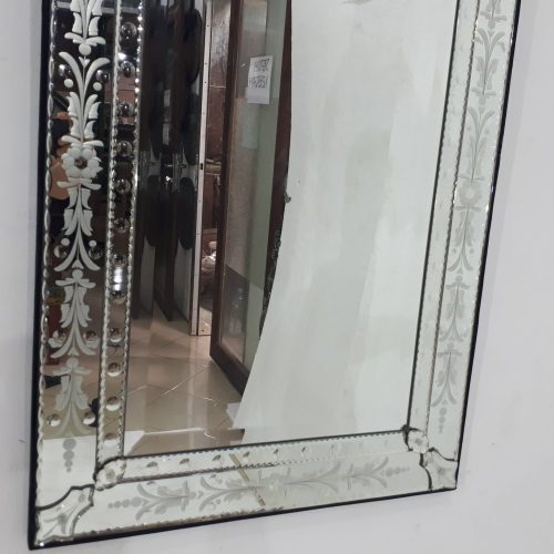 MG 001008 Venetian Mirror Large Tiara 140×70 Tiara kkk – Handcrafted venetian tiara mirror hand-etched glass with ornate gold frame handcrafted in Indonesia