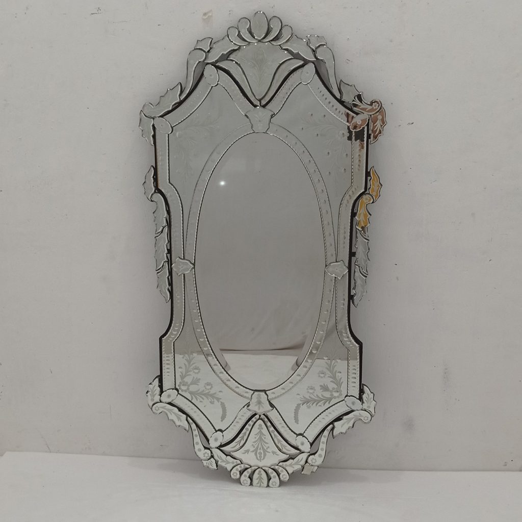 MG 001009 Venetian Mirrors Large 140x70cm – Luxury venetian mirror hand-etched glass with ornate frame handcrafted in Indonesia