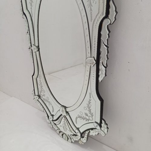 MG 001009 Venetian Mirrors Large 140x70cm – Classic venetian mirror hand-etched glass with ornate frame handcrafted in Indonesia