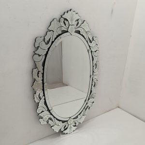 MG 001030 Venetian Mirror Oval Uk 152 cm x 92 cm – Artisan venetian oval mirror hand-etched glass with decorative frame handcrafted in Indonesia