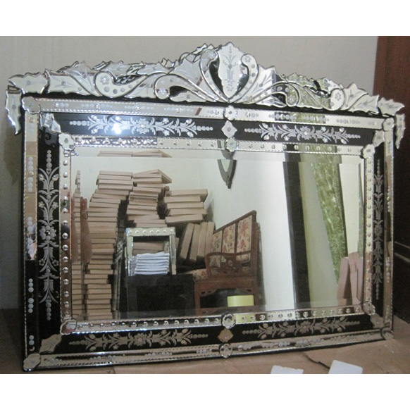 How To Put Large Decorative Mirror in Your Home