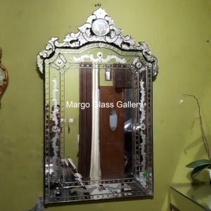 Rug Venetian Mirror