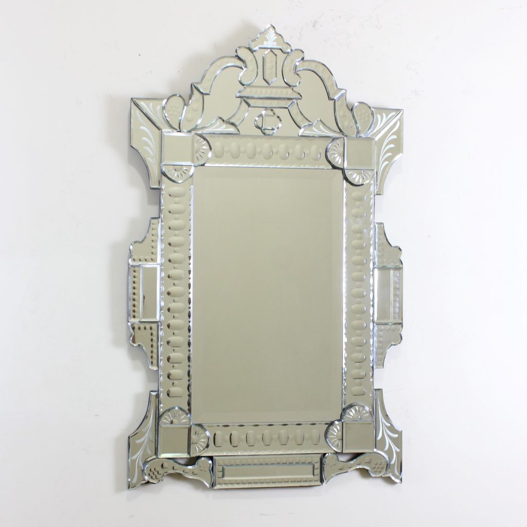 MG 001218 Venetian Mirror 100x60cm – Handcrafted venetian mirror hand-etched glass with ornate frame handcrafted in Indonesia