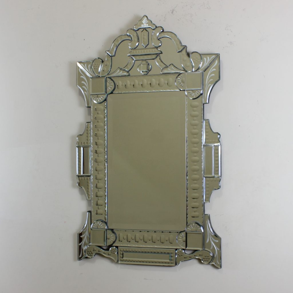 MG 001218 Venetian Mirror 100x60cm – Premium venetian mirror hand-etched glass with ornate frame handcrafted in Indonesia