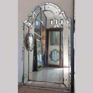 Antiqued Wall Mirror Elisendri MG 014356