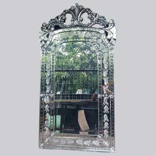 Venetian Mirrors – Luxury venetian mirror hand-etched glass with ornate frame handcrafted in Indonesia