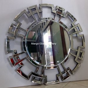 MG 004155 key round mirror