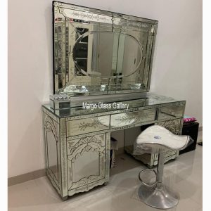 Venetian mirror oval dressings table