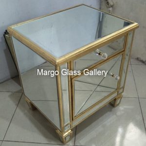 MG 006205 Nakas 50x40x60 cm