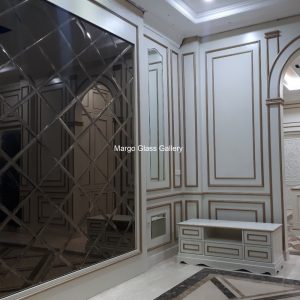 MG 070001 Master bedroom with brown mirror beveled