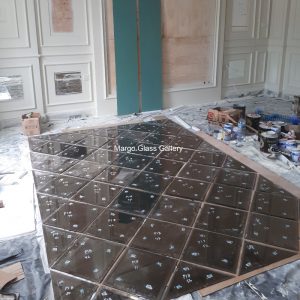 MG 070001 Master bedroom with brown mirror beveled
