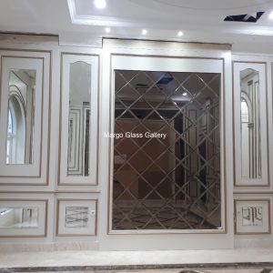 MG 070001 Master bedroom with brown mirror beveled