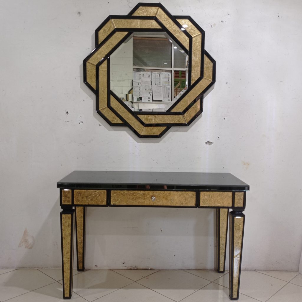 MG 018055 eglomsie gold and balck 100 x 100 cm – Handcrafted handcrafted mirror premium quality glass with ornate frame handcrafted in Indonesia
