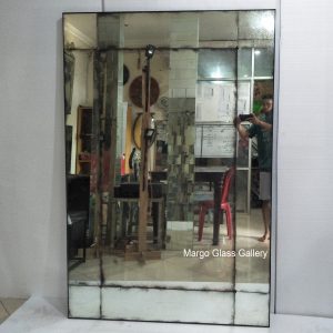 Rectangular Antiue Mirror