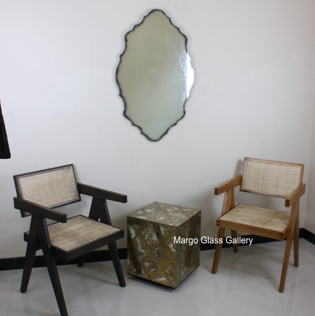 antique mirror style