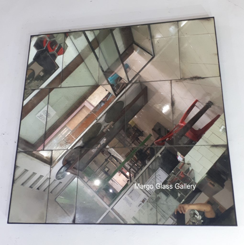 MG 014416 110×110 panel antique mirror