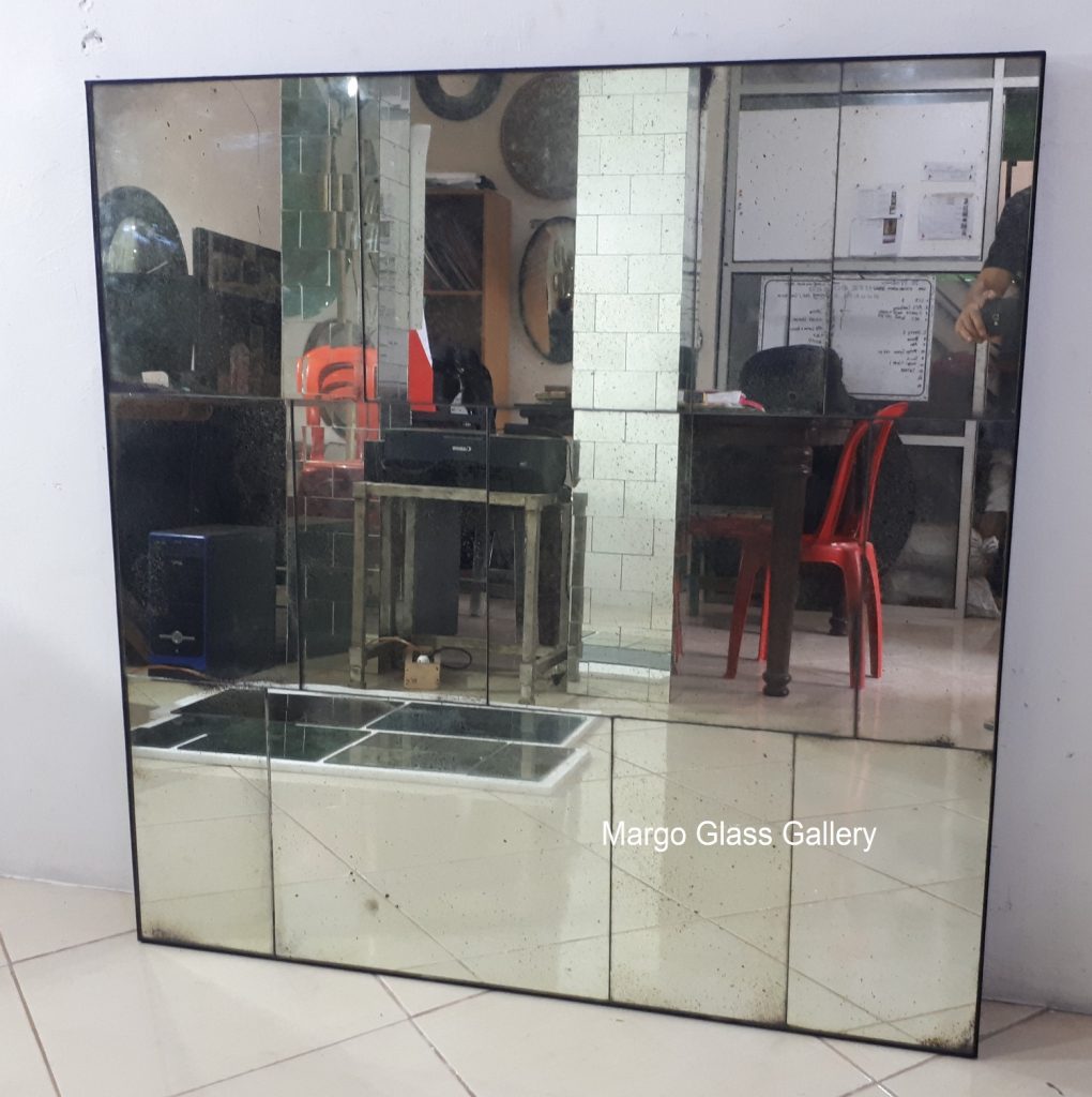 MG 014416 110×110 panel antique mirror
