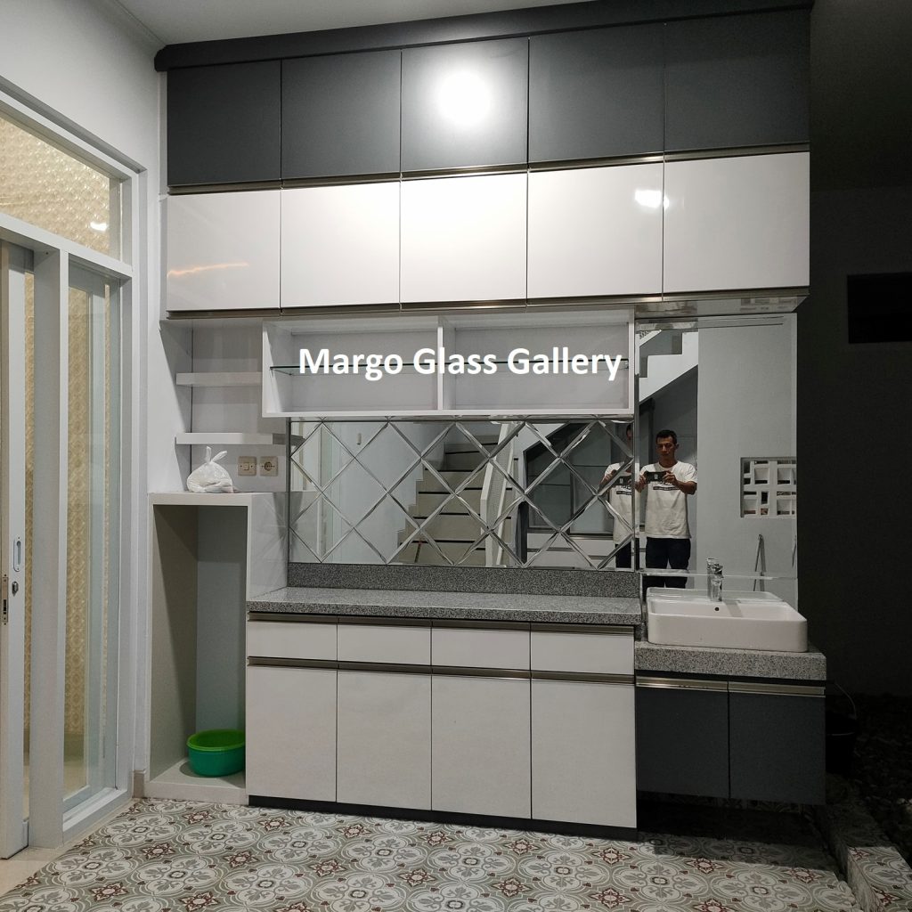 MG 065026 Wall Mirror Kichent Set 160x70cm