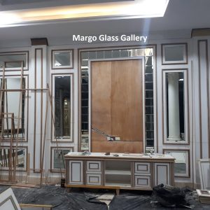 MG 065031 Wall Mirror Family Room