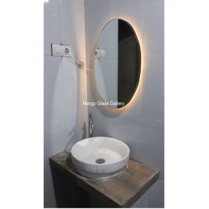 MG 004602 90x60cm (5)1 – Elegant handcrafted mirror premium quality glass with ornate frame handcrafted in Indonesia