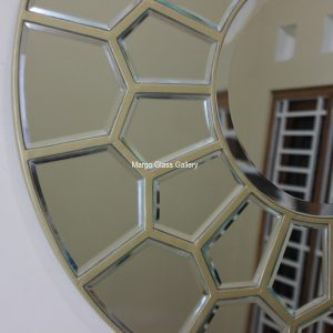 MG 004615 Round Mirror – Handcrafted decorative mirror mirror premium quality glass with ornate frame handcrafted in Indonesia