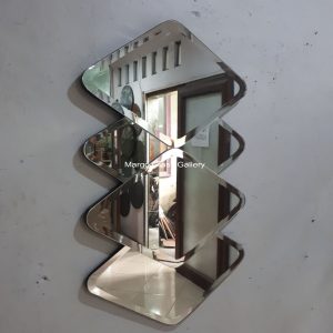 MG 004631 Venetian Mirror Deco Beveled 120cm x 60 cm – Elegant venetian mirror hand-etched glass with ornate frame handcrafted in Indonesia