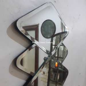 MG 004631 Venetian Mirror Deco Beveled 120cm x 60 cm – Classic venetian mirror hand-etched glass with ornate frame handcrafted in Indonesia