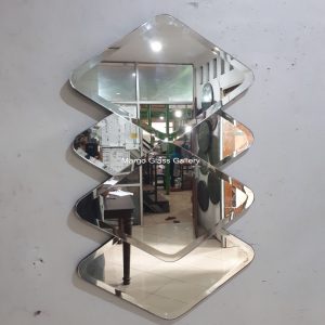 MG 004631 Venetian Mirror Deco Beveled 120cm x 60 cm – Artisan venetian mirror hand-etched glass with ornate frame handcrafted in Indonesia