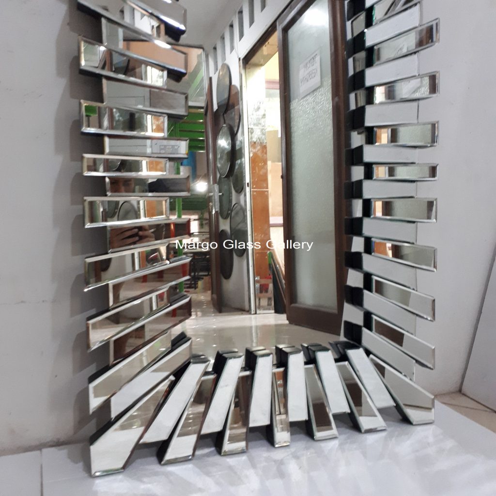 MG 004637 Deco Mirror 120x80cm – Elegant decorative mirror mirror premium quality glass with ornate frame handcrafted in Indonesia