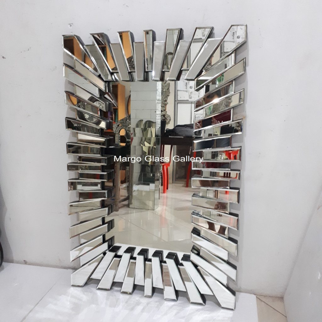 MG 004637 Deco Mirror 120x80cm – Classic decorative mirror mirror premium quality glass with ornate frame handcrafted in Indonesia