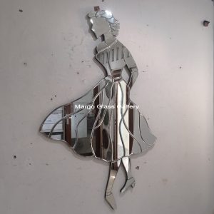 MG 004677 Venetian style Retro Figural Lady Mirror Uk 180 cm x 110 cm – Handcrafted venetian mirror hand-etched glass with ornate frame handcrafted in Indonesia