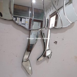 MG 004677 Venetian style Retro Figural Lady Mirror Uk 180 cm x 110 cm – Premium venetian mirror hand-etched glass with ornate frame handcrafted in Indonesia