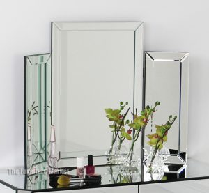 MG 006246 venetian mirrored stool angel white