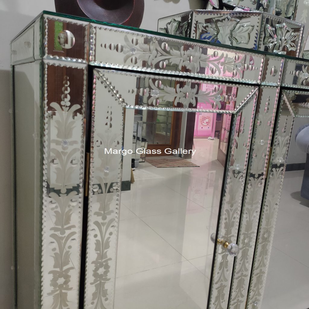 MG 006248 Cabinet 160x50x110