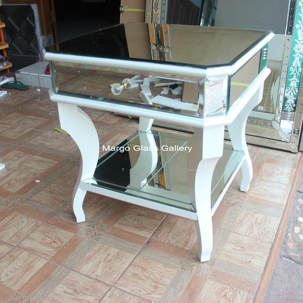 MG 006254 Nakas white 60x50x60H – Elegant handcrafted mirror premium quality glass with ornate frame handcrafted in Indonesia