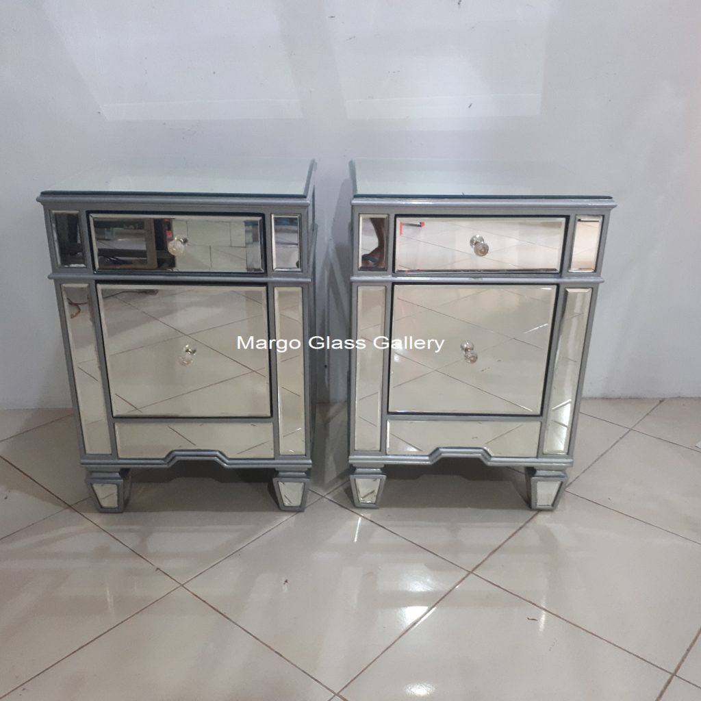 MG 006261 NAKAS SILVER 70x40x50 – Classic handcrafted mirror premium quality glass with ornate frame handcrafted in Indonesia