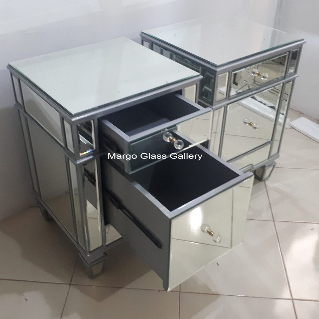 MG 006261 NAKAS SILVER 70x40x50 – Luxury handcrafted mirror premium quality glass with ornate frame handcrafted in Indonesia