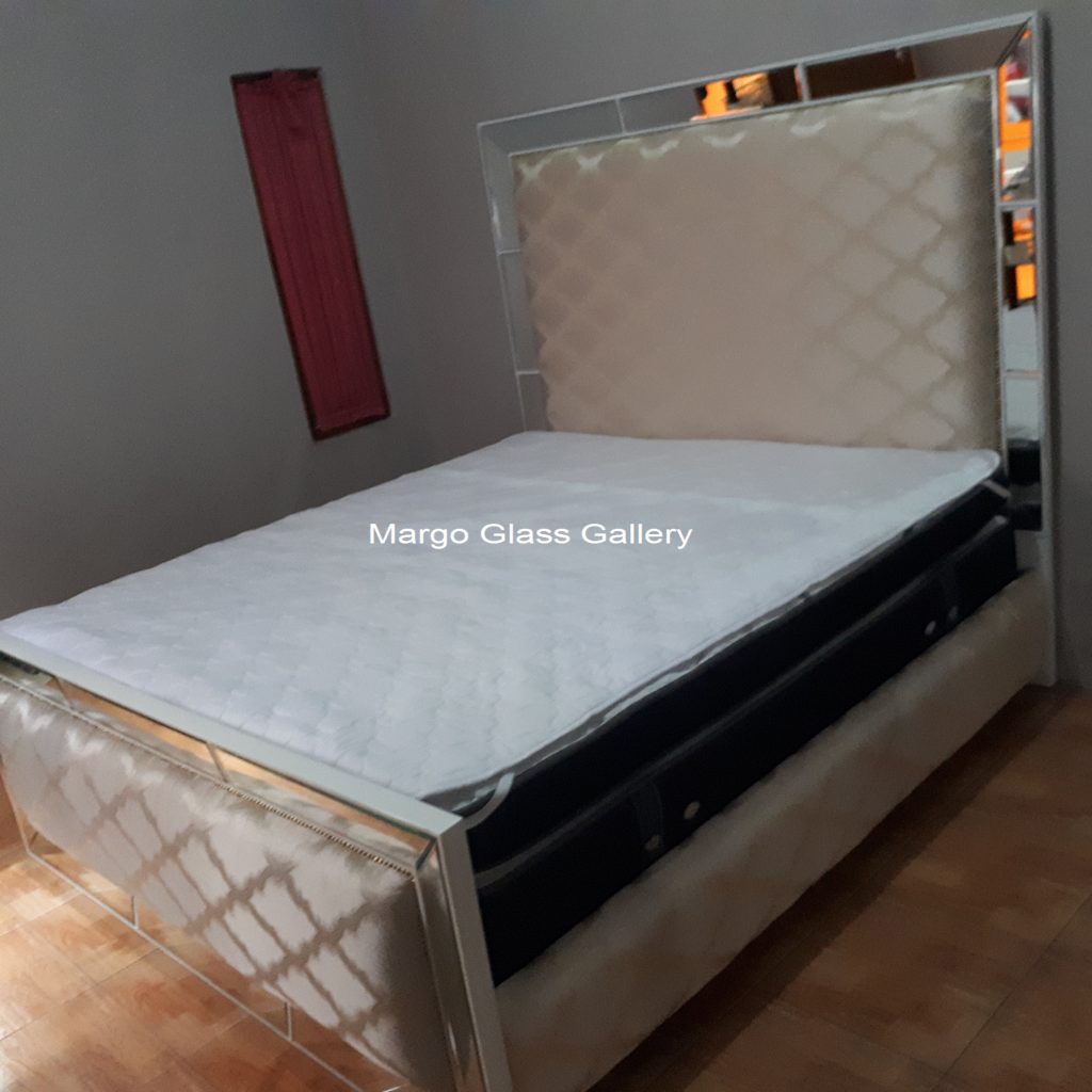 MG 006263 Bed Furniture Mirror 200×180 kingsize – Handcrafted decorative mirror mirror premium quality glass with ornate frame handcrafted in Indonesia