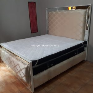 MG 006263 Bed Furniture Mirror 200×180 kingsize – Classic decorative mirror mirror premium quality glass with ornate frame handcrafted in Indonesia