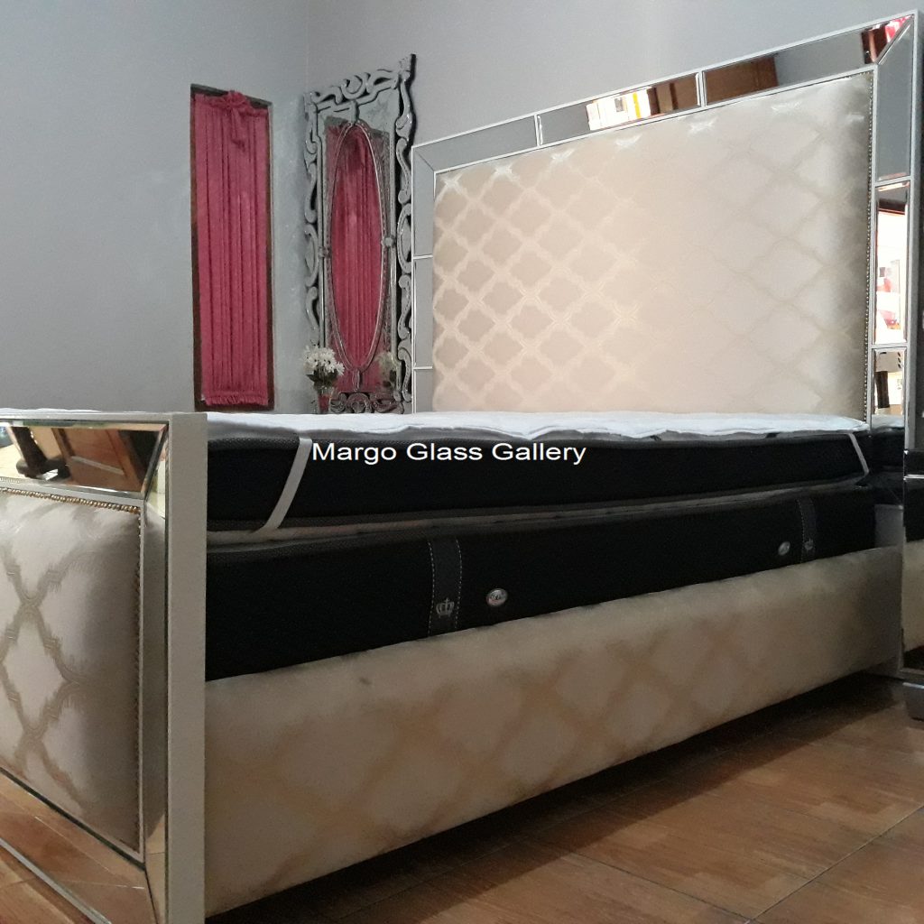 MG 006263 Bed Furniture Mirror 200×180 kingsize – Artisan decorative mirror mirror premium quality glass with ornate frame handcrafted in Indonesia