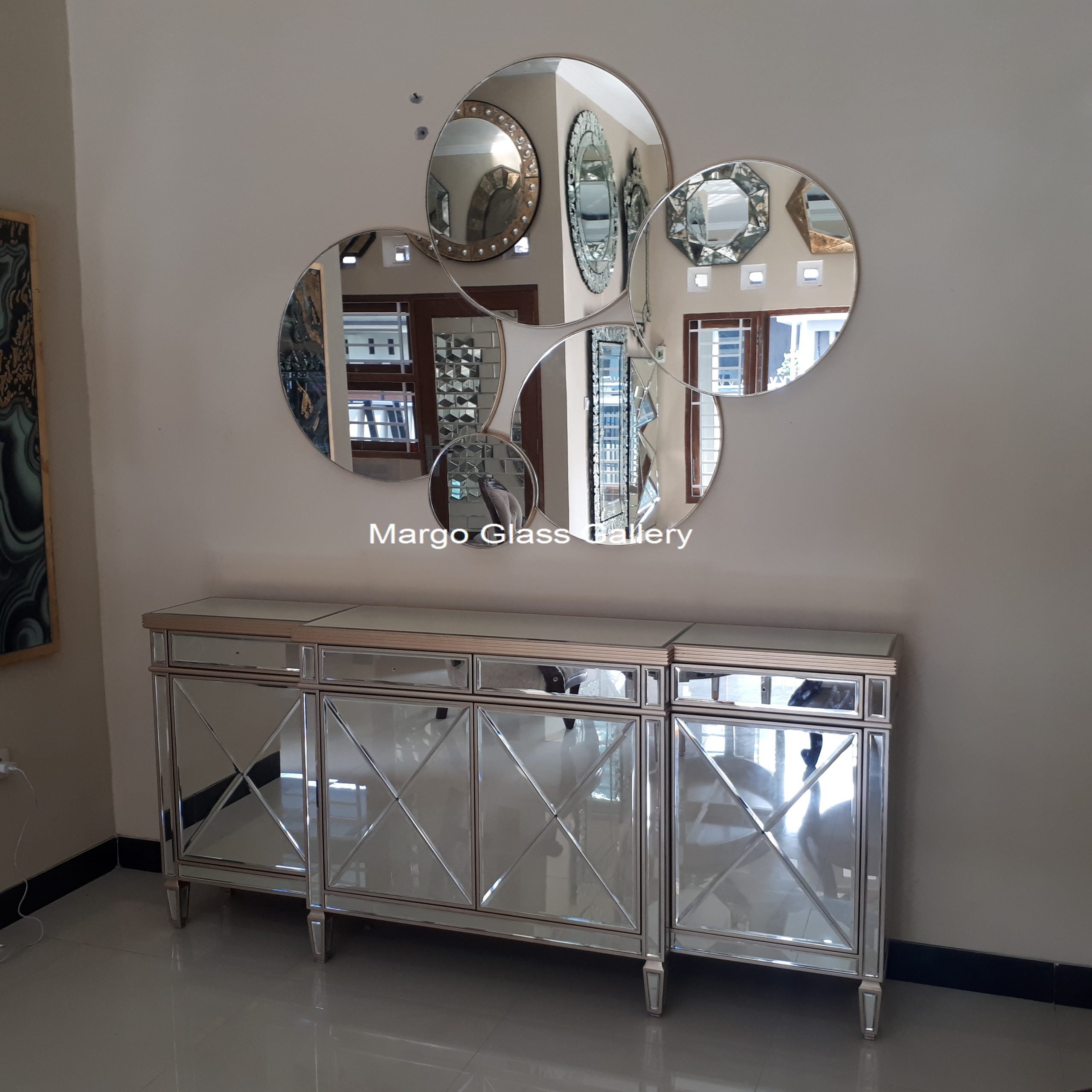 The Advantages of MargoVenetianMirror.com as an Antique Mirror Company, Quality and Trusted!