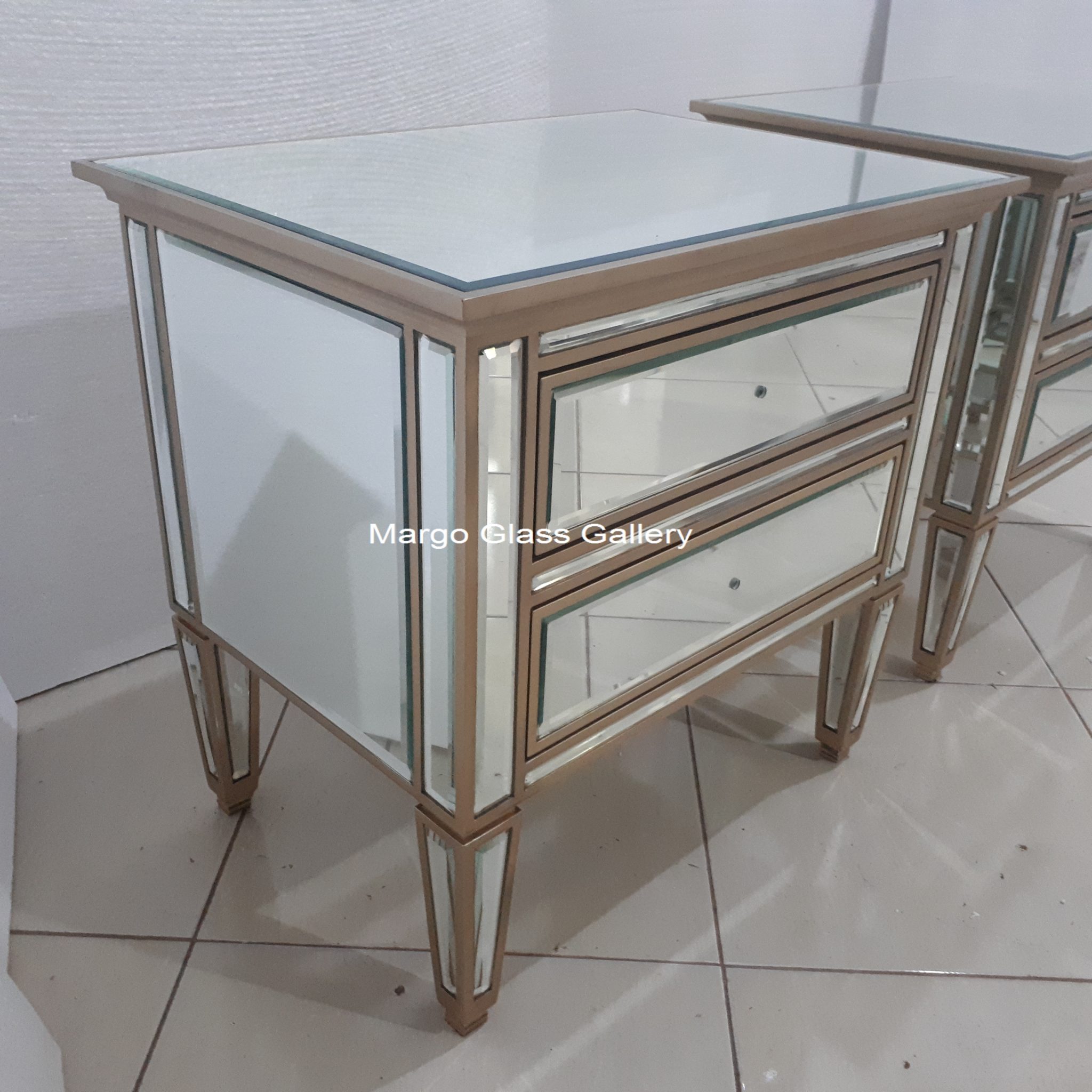 Bedside Table Mirror MG 006274 » Mirrors Glass Gallery