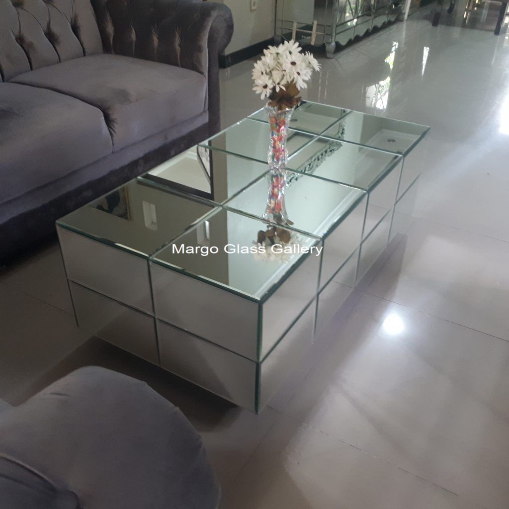 MG 006277 Table 120x60x45 cm WDH – Premium handcrafted mirror premium quality glass with ornate frame handcrafted in Indonesia