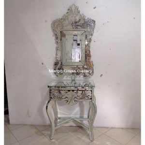 Mirrored Furniture Conary MG 006289