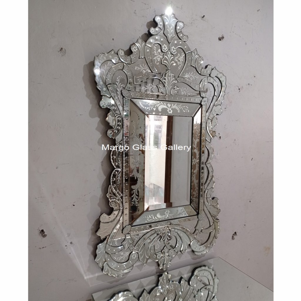 MG 006289 UK 135 cm x 75 cm Dan Furniture 70 cm x 40 cm 90 cm – Premium handcrafted mirror premium quality glass with ornate frame handcrafted in Indonesia
