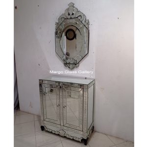 MG 006292 Venetian Mirror 115 cm x 65 cm Dan 70 cm x 40 cm x 90 cm – Luxury venetian mirror hand-etched glass with ornate frame handcrafted in Indonesia