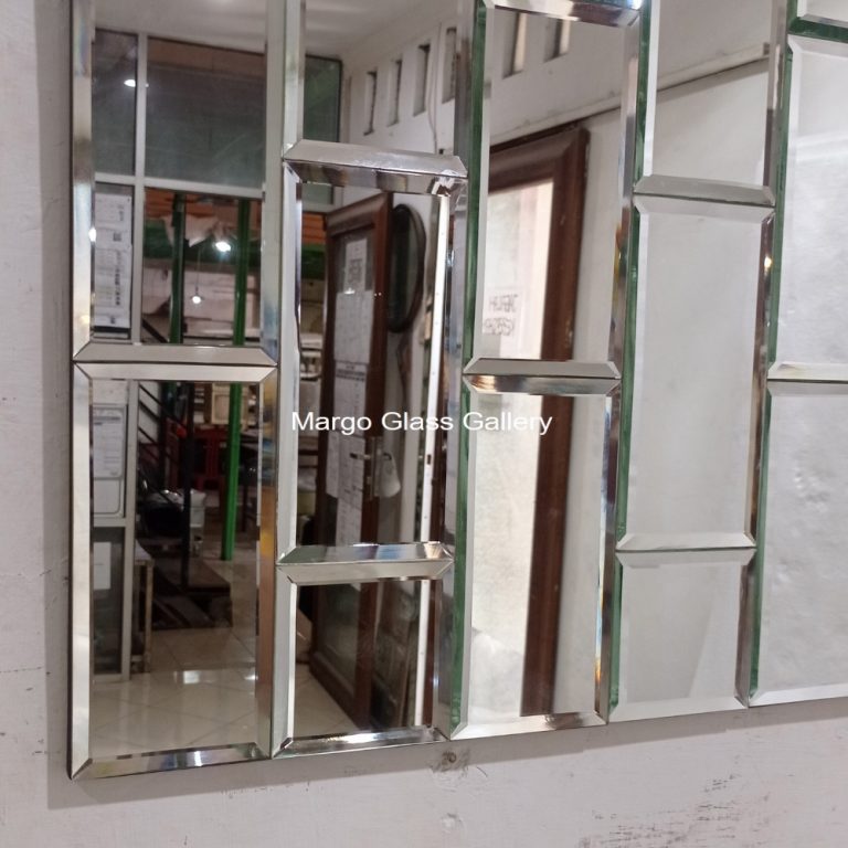 Beveled Mirror Wall Tiles MG 065046 » Mirrors Glass Gallery