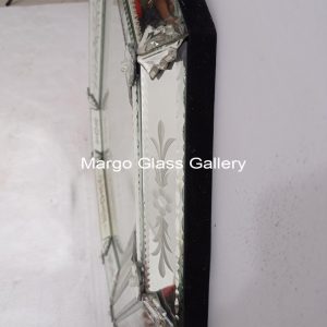 MG 080085 Octagonal Uk 80 x 100 cm – Classic handcrafted mirror premium quality glass with ornate frame handcrafted in Indonesia
