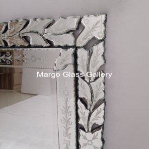 MG 080087 Deco order SG 07 Full Crown 77 x 77 cm – Luxury handcrafted mirror premium quality glass with ornate frame handcrafted in Indonesia
