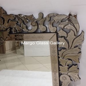 MG 080091 Brown Venetian Mirror MG 002054 Uk 150 cm x 120 cm Brown – Classic venetian mirror hand-etched glass with ornate frame handcrafted in Indonesia